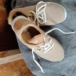 Cat & Jack Tan and White Athletic Shoes Versatile Comfort